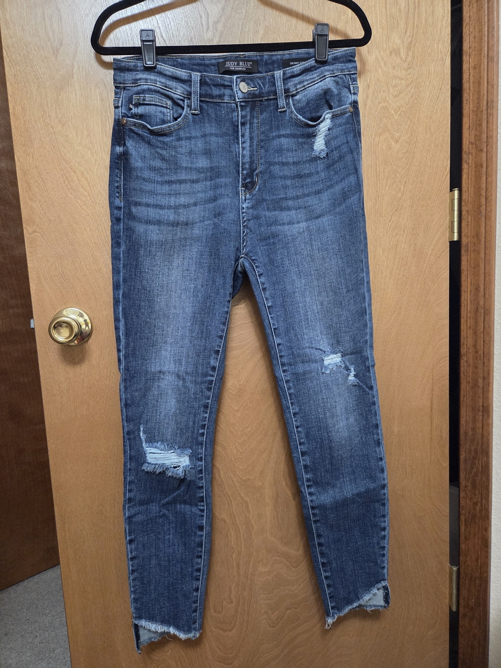 Judy Blue Medium Wash Distressed Skinny Jeans
